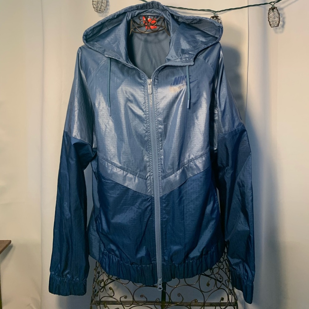 Nike womens reflective windbreaker